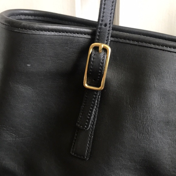 Coach purse in black,  all leather - Picture 3 of 5